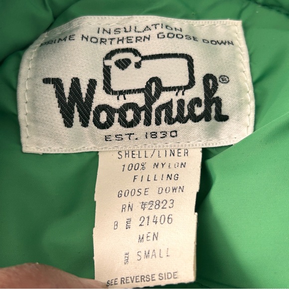 VINTAGE WOOLRICH Down Puffer Vest green w blue/white accents. Mens Small - Picture 12 of 12